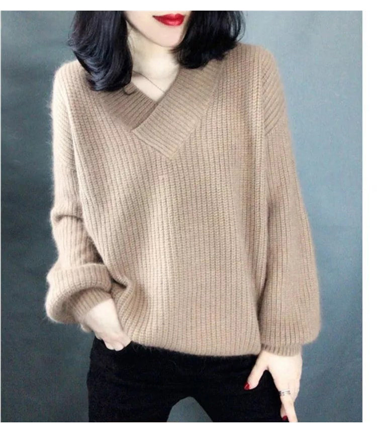 V Neck White Pullover Sweaters