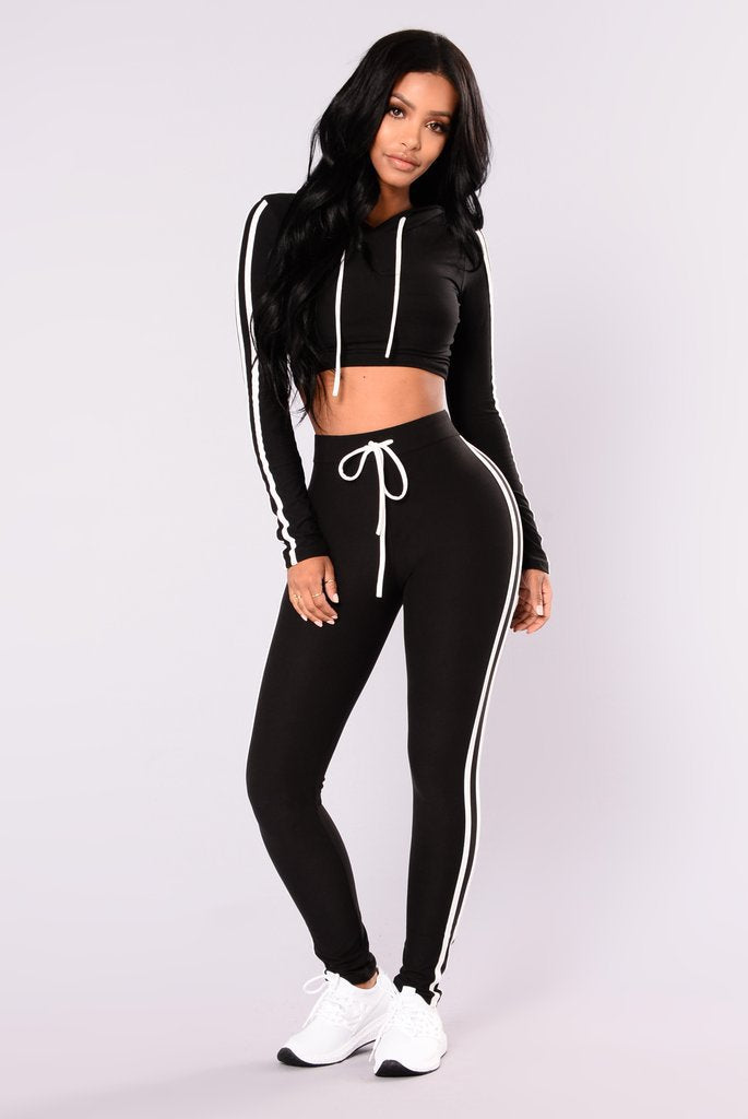 Ladies Crop Top Hoodies With Sweatshirt Pants Sets